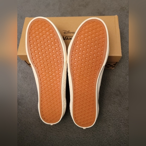 Vans Japan Exclusive Mickey Mouse Old Skool - Picture 8 of 9